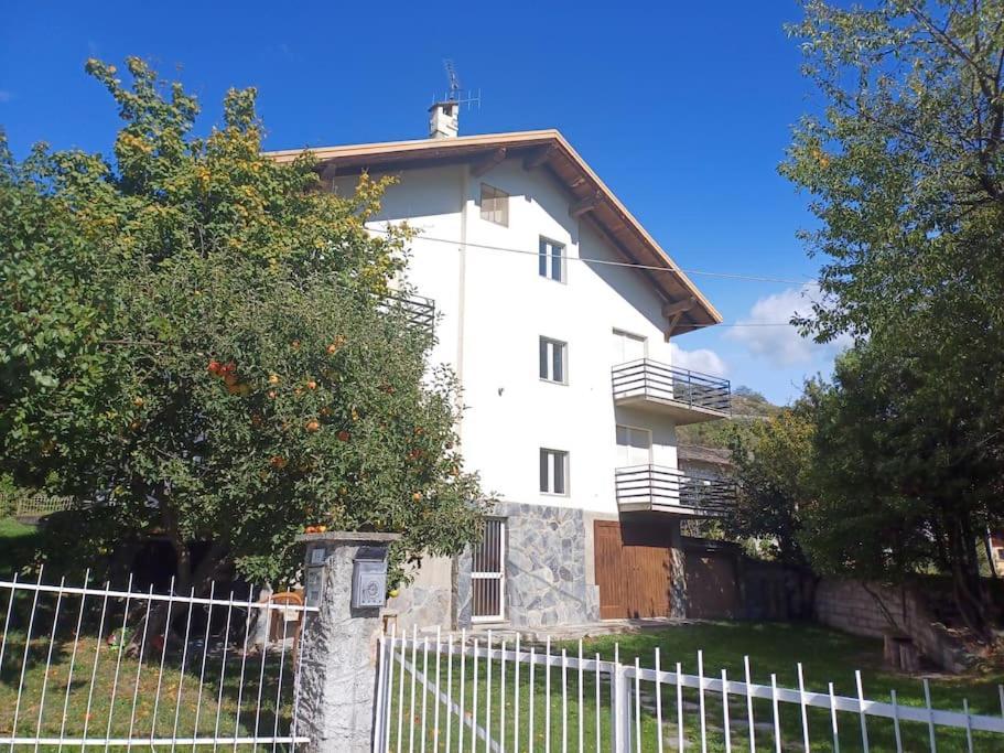 Apartamento Casa Vacanza Leonardo Chambave Exterior foto